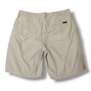 Columbia Men's Tan Short Pants